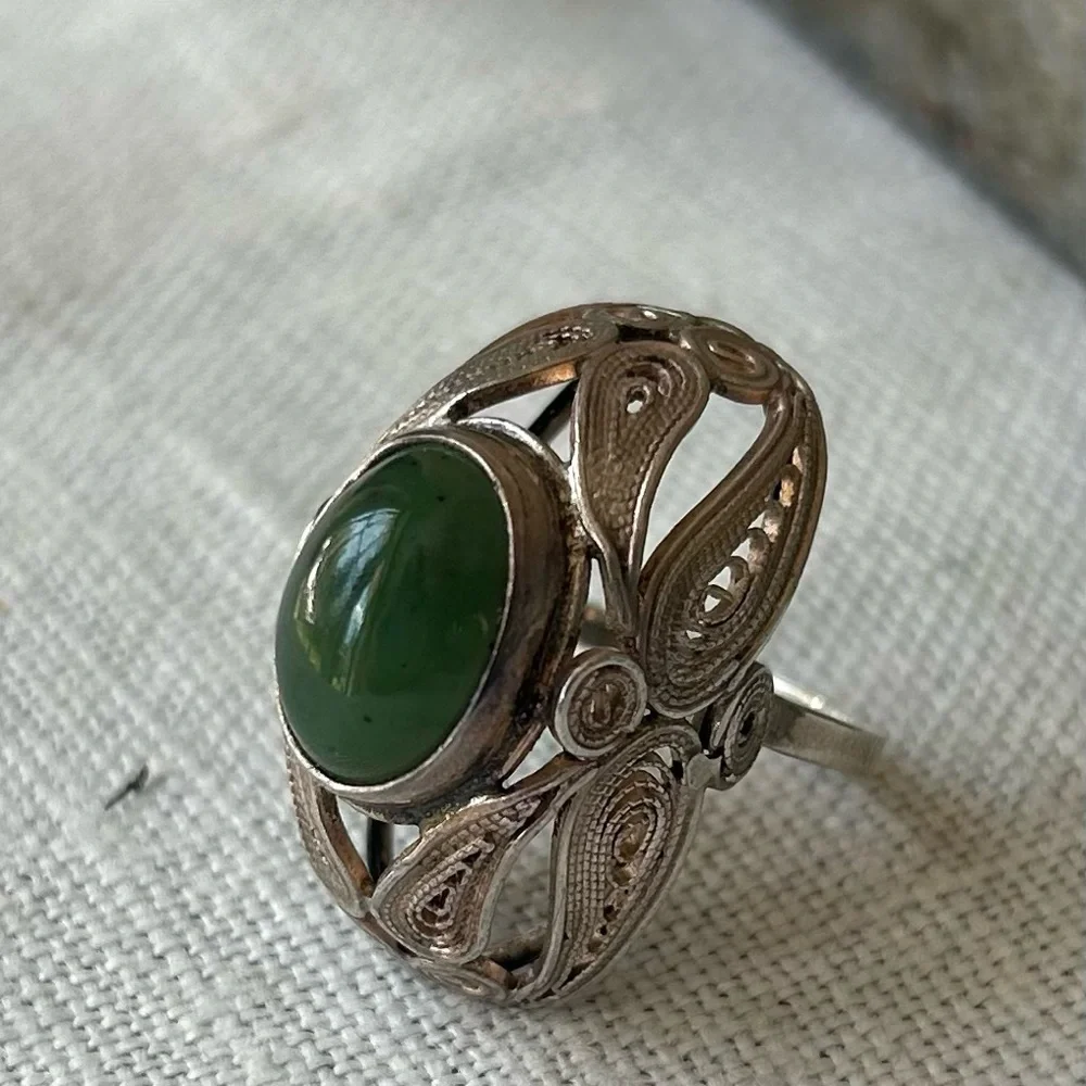 Antique Natural Jade Filigree Ring - Picture 3 of 12